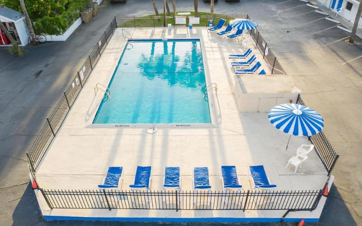 Royal Palms Motel Tybee Island Екстер'єр фото
